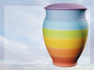 Keramik-Urne Regenbogen, Kunsthandwerk, www.die-barke.de, DIE BARKE - Bestattung & Begleitung in Frauenhänden, mobiles bundesweites Bestattungsunternehmen, Tel 0179-204 10 24